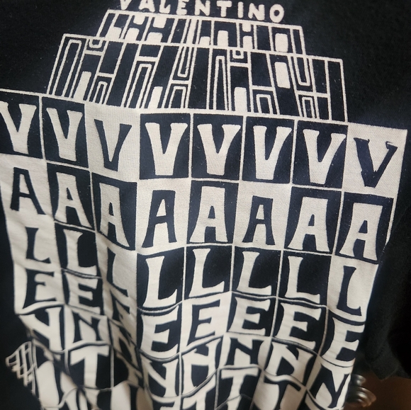 Authentic Valentino tee shirt - Picture 5 of 6
